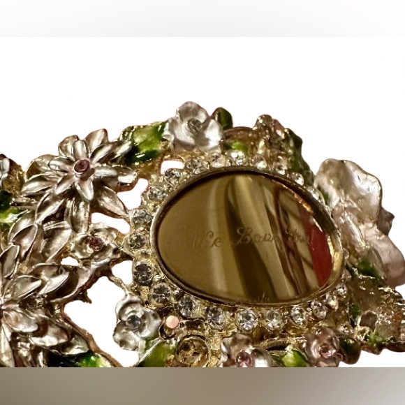 💗 Unique Candle Holder-Floral & Butterfly Design, Engraved “We Love You” 💗 - Picture 11 of 11